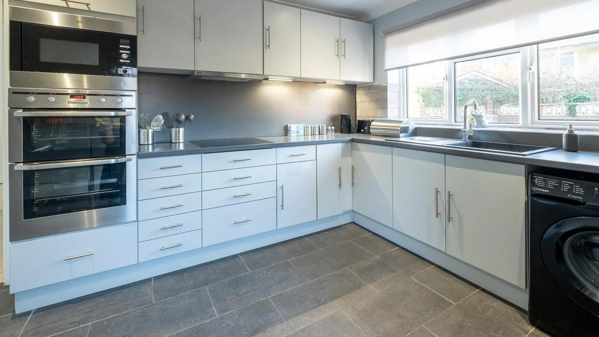 Holiday home Stanwell Moor Haven At Heathrow Villa United Kingdom