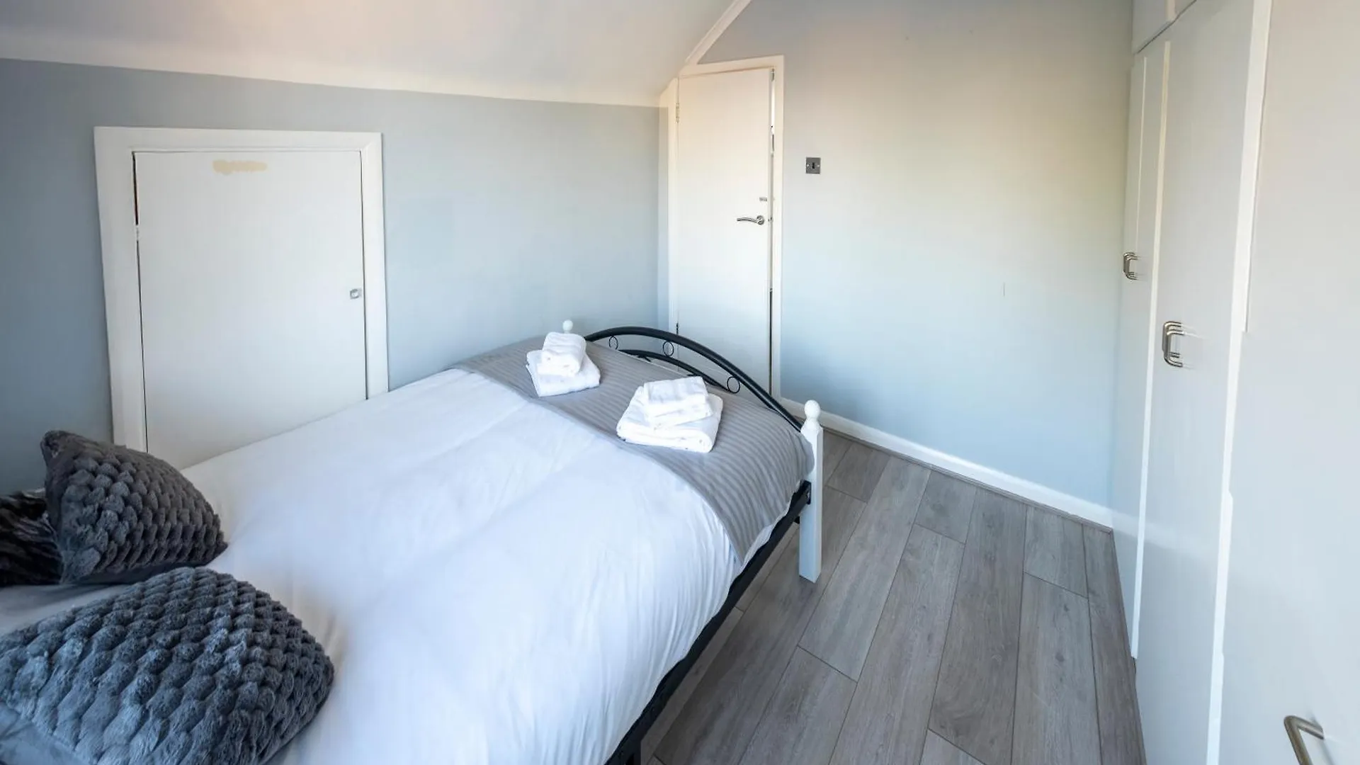 Stanwell Moor Haven At Heathrow Villa