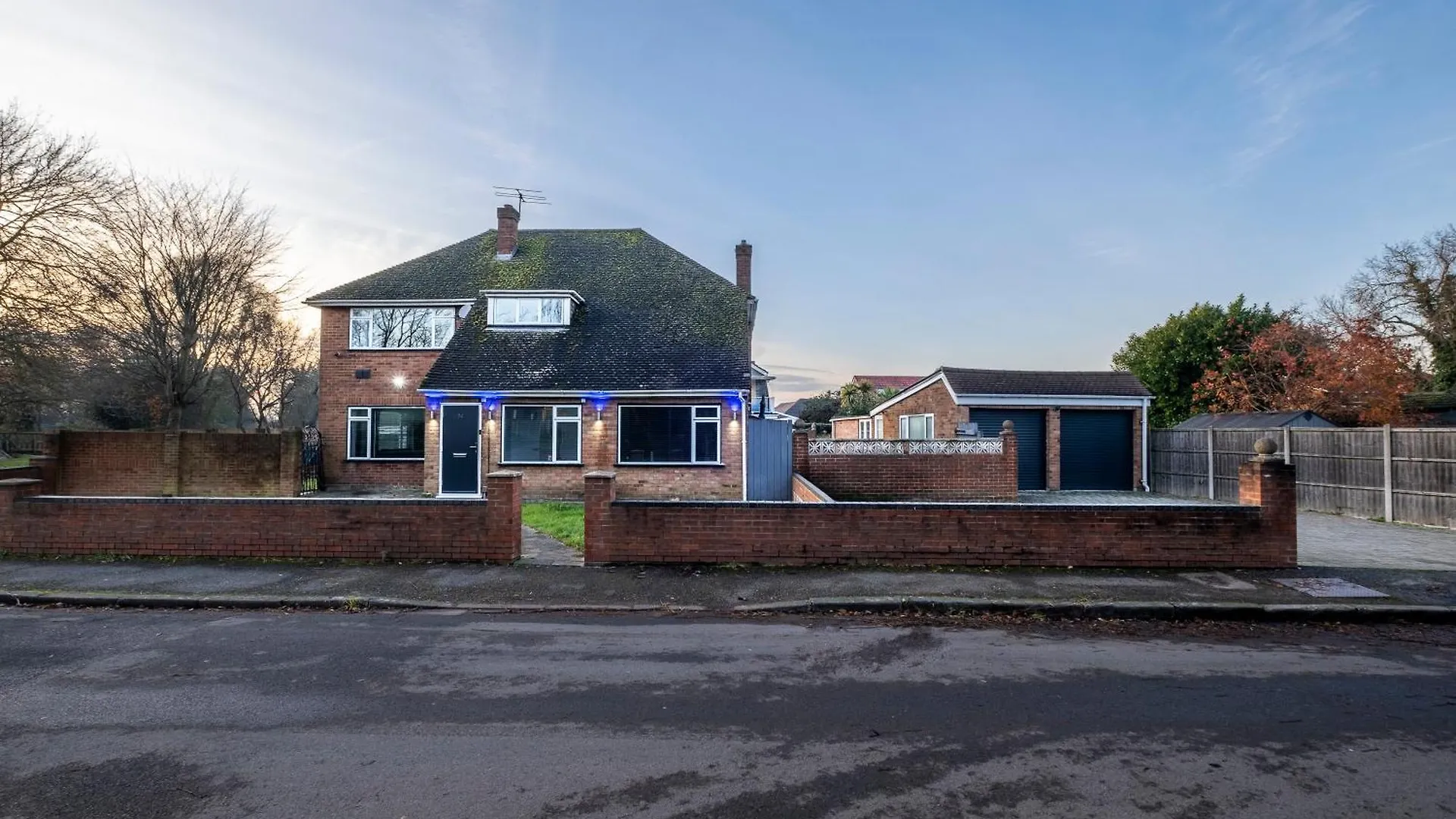 Stanwell Moor Haven At Heathrow Villa Holiday home