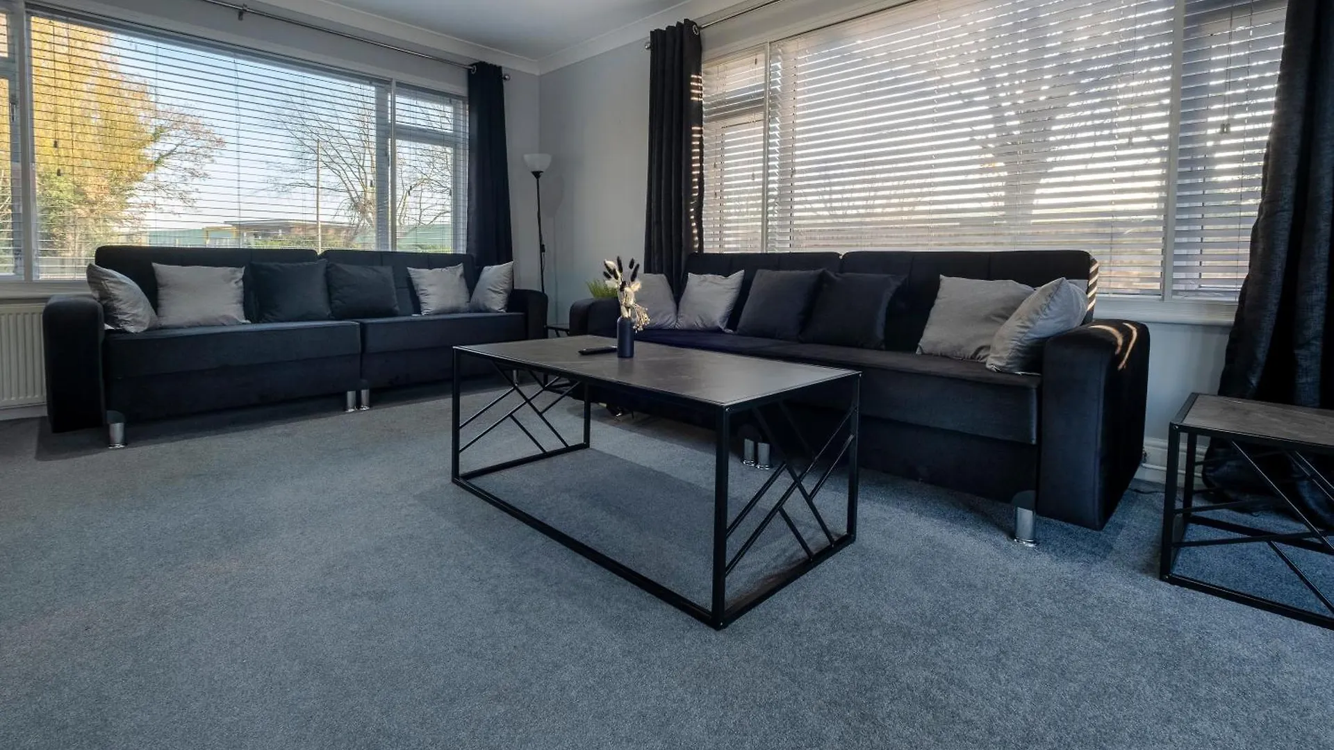 Stanwell Moor Haven At Heathrow Villa 0*,